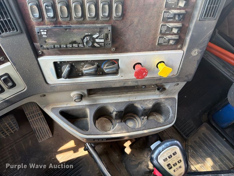 image for item YA5162 2020 Freightliner SD122 semi truck