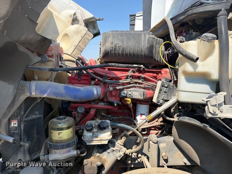 image for item YA5162 2020 Freightliner SD122 semi truck
