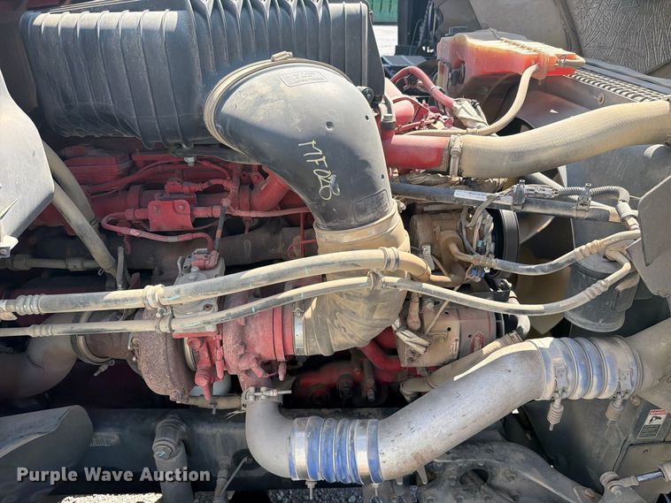 image for item YA5162 2020 Freightliner SD122 semi truck