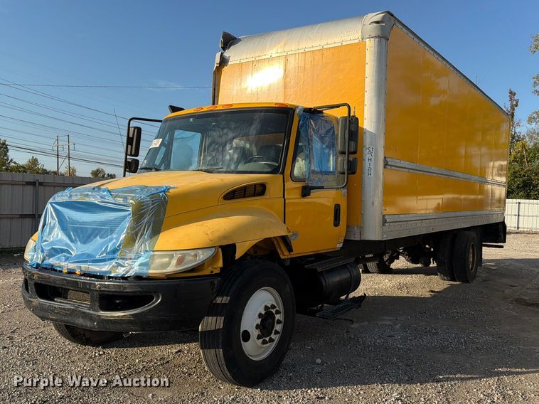 image for item YA5200 2018 International 4300 box truck