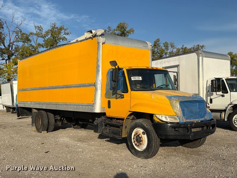 image for item YA5200 2018 International 4300 box truck