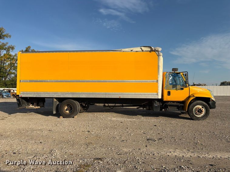image for item YA5200 2018 International 4300 box truck