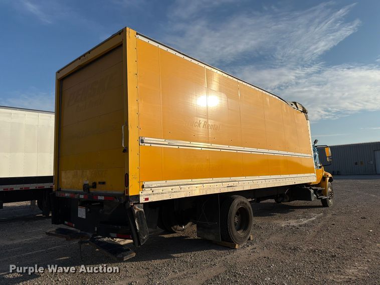 image for item YA5200 2018 International 4300 box truck