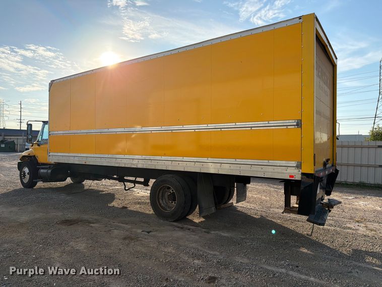 image for item YA5200 2018 International 4300 box truck