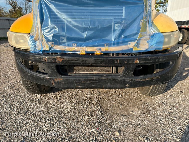 image for item YA5200 2018 International 4300 box truck