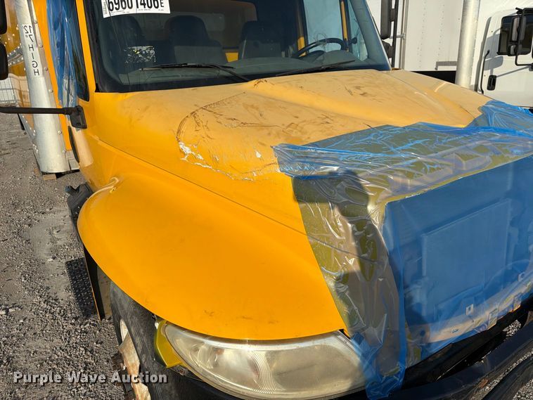 image for item YA5200 2018 International 4300 box truck