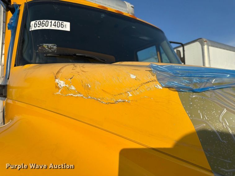 image for item YA5200 2018 International 4300 box truck