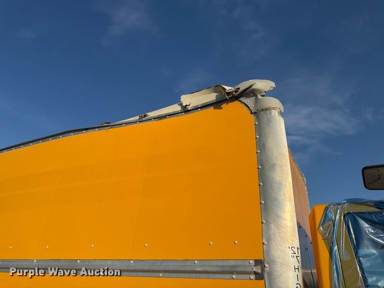 image for item YA5200 2018 International 4300 box truck