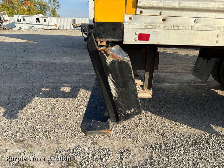 image for item YA5200 2018 International 4300 box truck