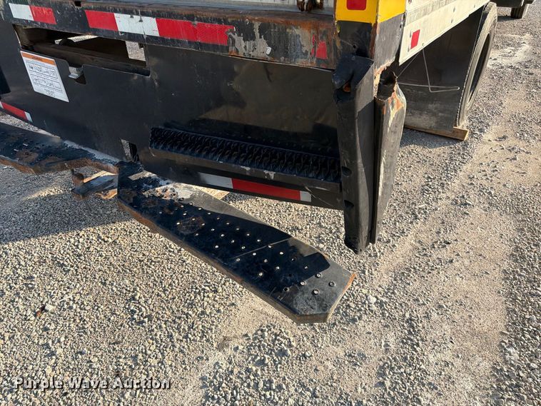 image for item YA5200 2018 International 4300 box truck