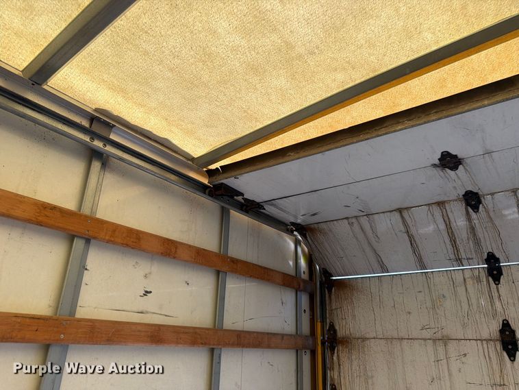 image for item YA5200 2018 International 4300 box truck