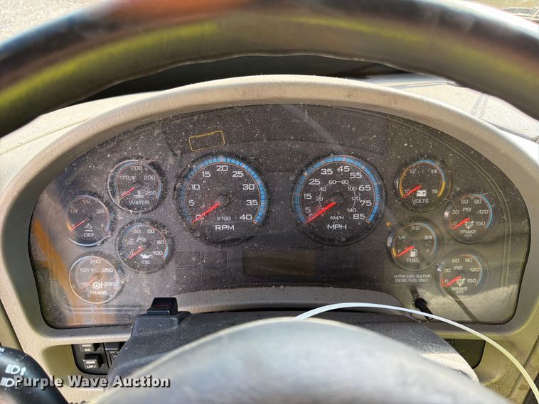 image for item YA5200 2018 International 4300 box truck