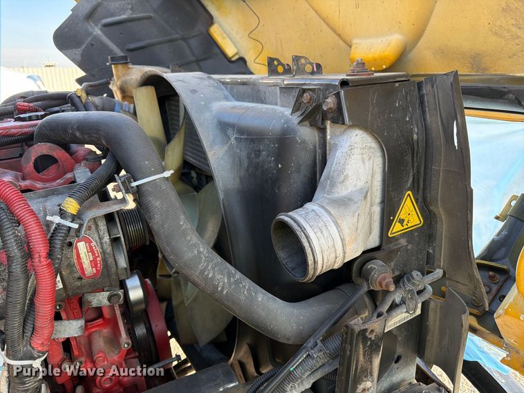 image for item YA5200 2018 International 4300 box truck