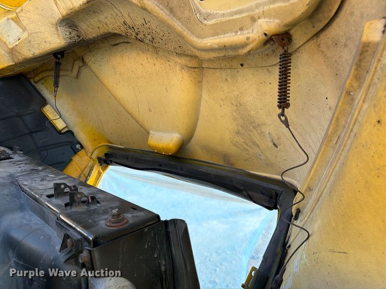 image for item YA5200 2018 International 4300 box truck