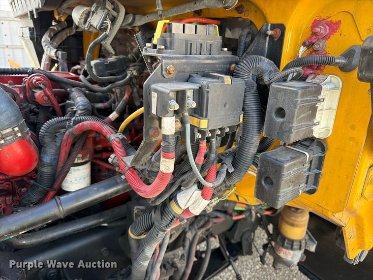 image for item YA5200 2018 International 4300 box truck