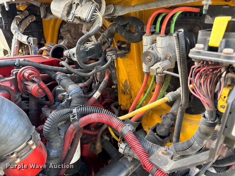 image for item YA5200 2018 International 4300 box truck