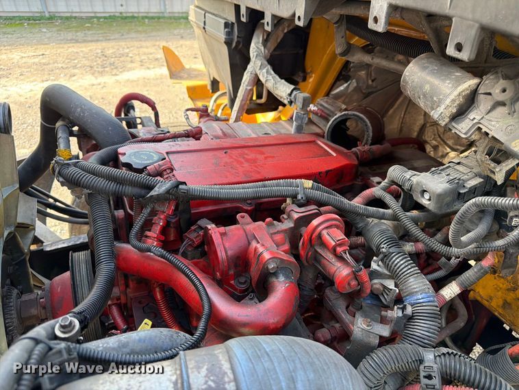 image for item YA5200 2018 International 4300 box truck