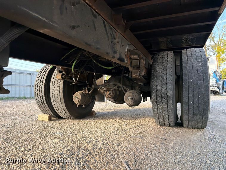 image for item YA5200 2018 International 4300 box truck