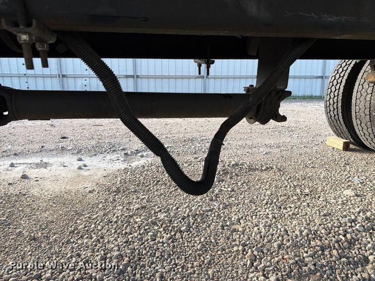 image for item YA5200 2018 International 4300 box truck
