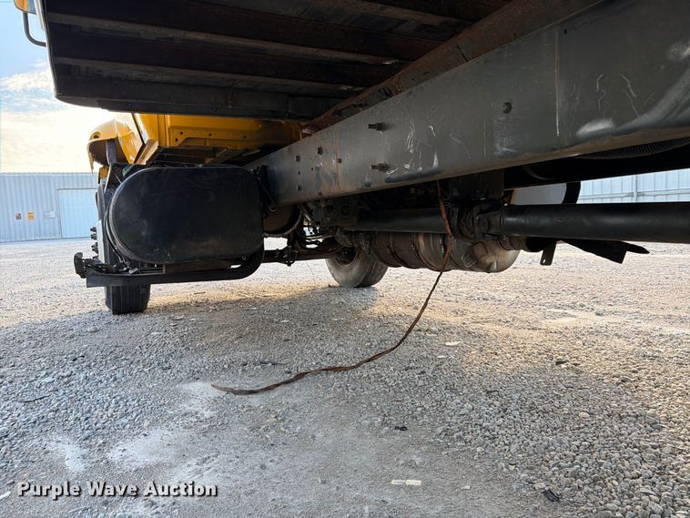 image for item YA5200 2018 International 4300 box truck