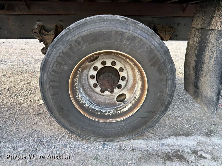 image for item YA5200 2018 International 4300 box truck