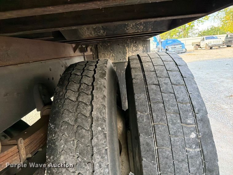 image for item YA5200 2018 International 4300 box truck