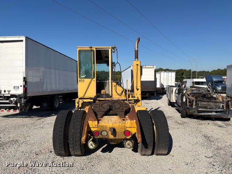 image for item YA5212 2016 Kalmar Yard Tugger yard truck