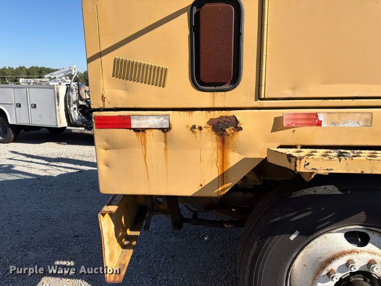 image for item YA5212 2016 Kalmar Yard Tugger yard truck