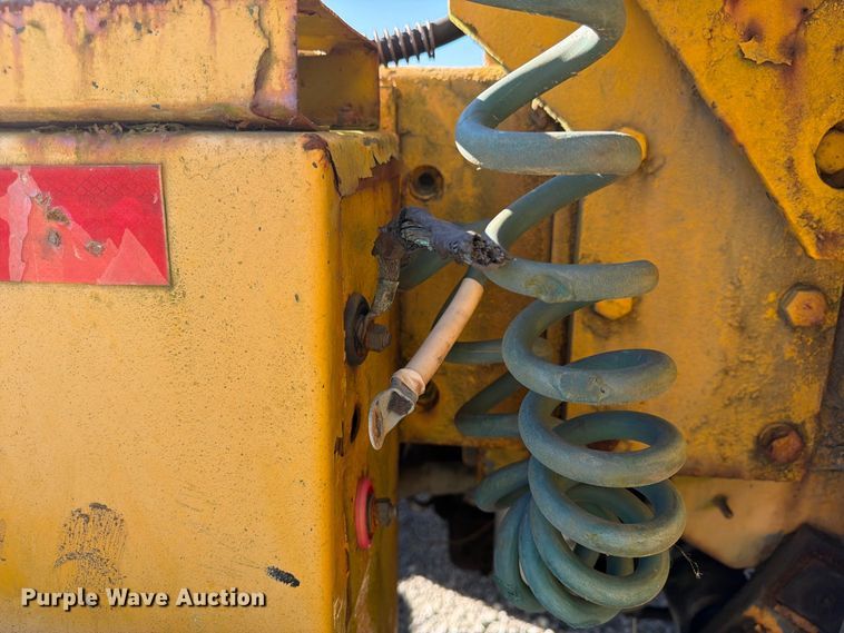 image for item YA5212 2016 Kalmar Yard Tugger yard truck