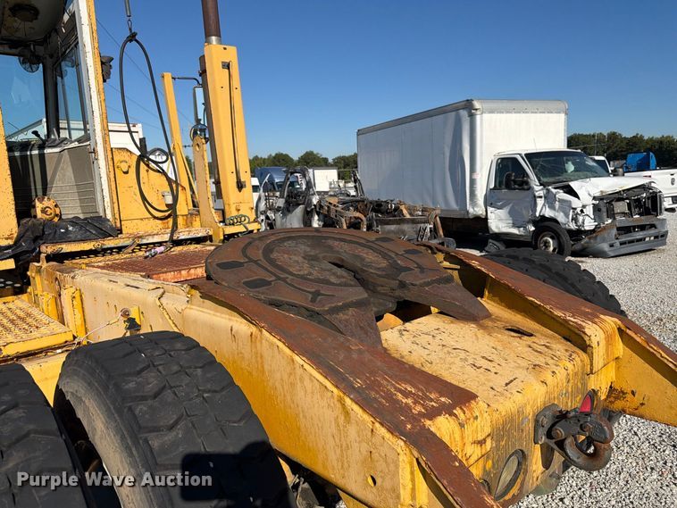image for item YA5212 2016 Kalmar Yard Tugger yard truck