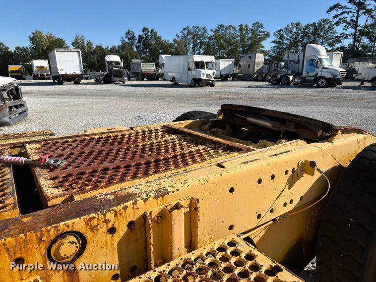 image for item YA5212 2016 Kalmar Yard Tugger yard truck