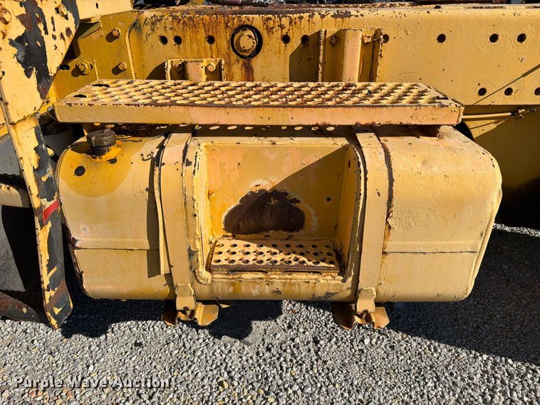 image for item YA5212 2016 Kalmar Yard Tugger yard truck