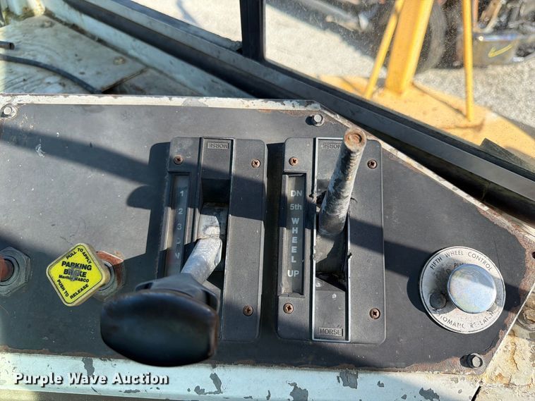 image for item YA5212 2016 Kalmar Yard Tugger yard truck