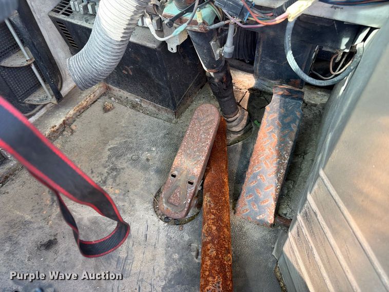 image for item YA5212 2016 Kalmar Yard Tugger yard truck