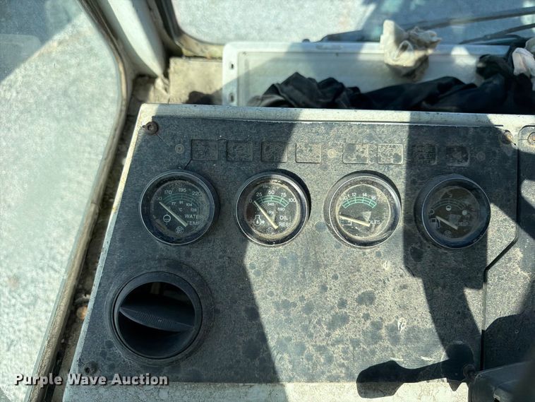 image for item YA5212 2016 Kalmar Yard Tugger yard truck