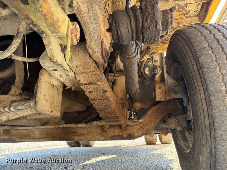 image for item YA5212 2016 Kalmar Yard Tugger yard truck