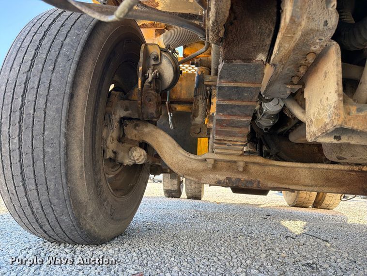 image for item YA5212 2016 Kalmar Yard Tugger yard truck