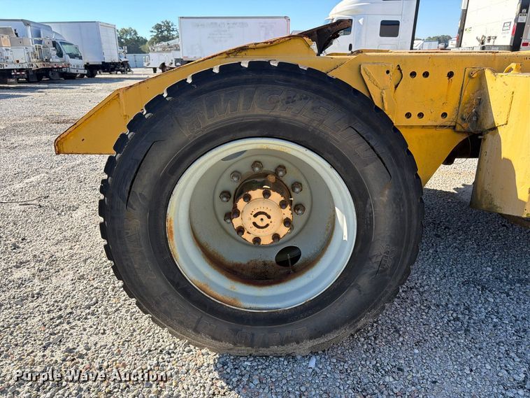 image for item YA5212 2016 Kalmar Yard Tugger yard truck