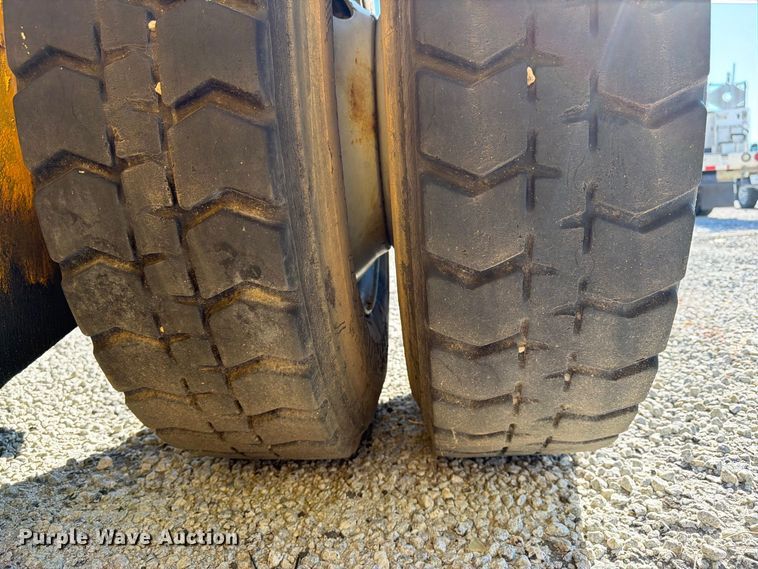 image for item YA5212 2016 Kalmar Yard Tugger yard truck