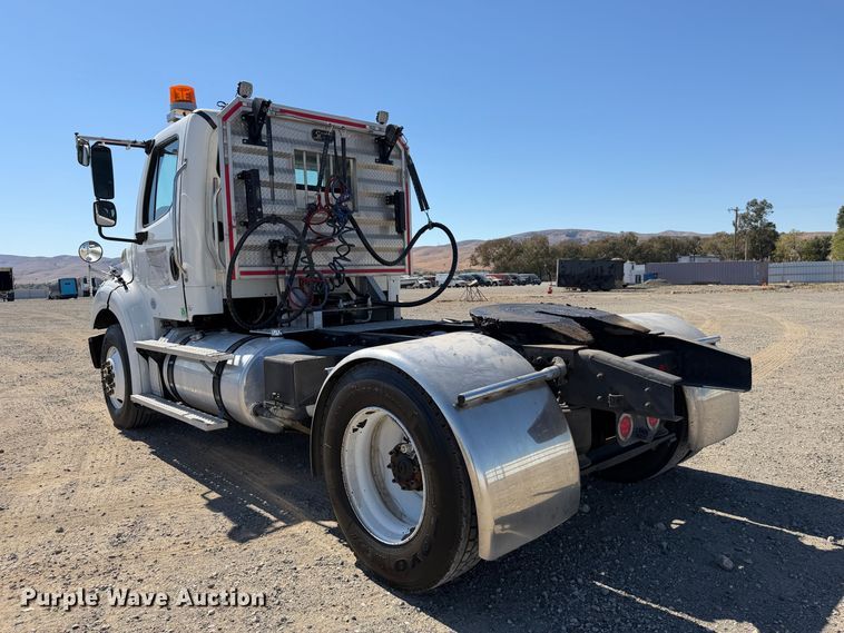 image for item YA5219 2019 Freightliner Business Class M2 semi truck