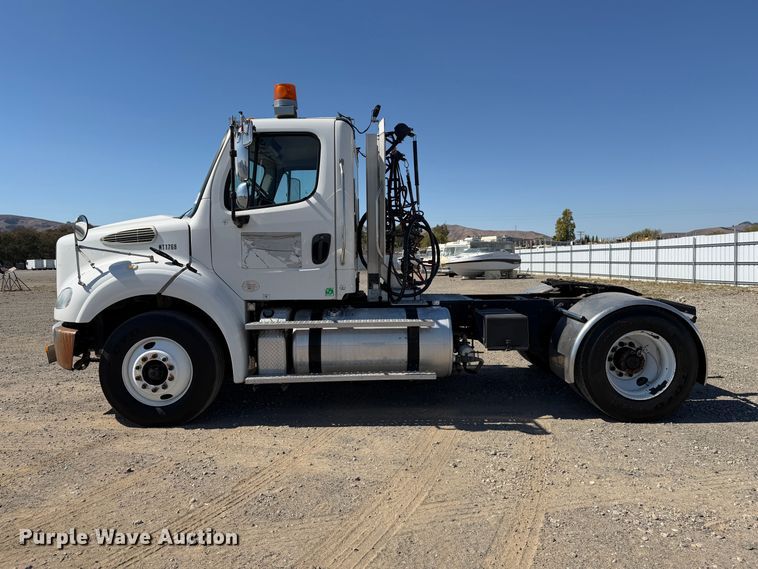 image for item YA5219 2019 Freightliner Business Class M2 semi truck