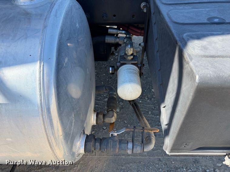 image for item YA5219 2019 Freightliner Business Class M2 semi truck