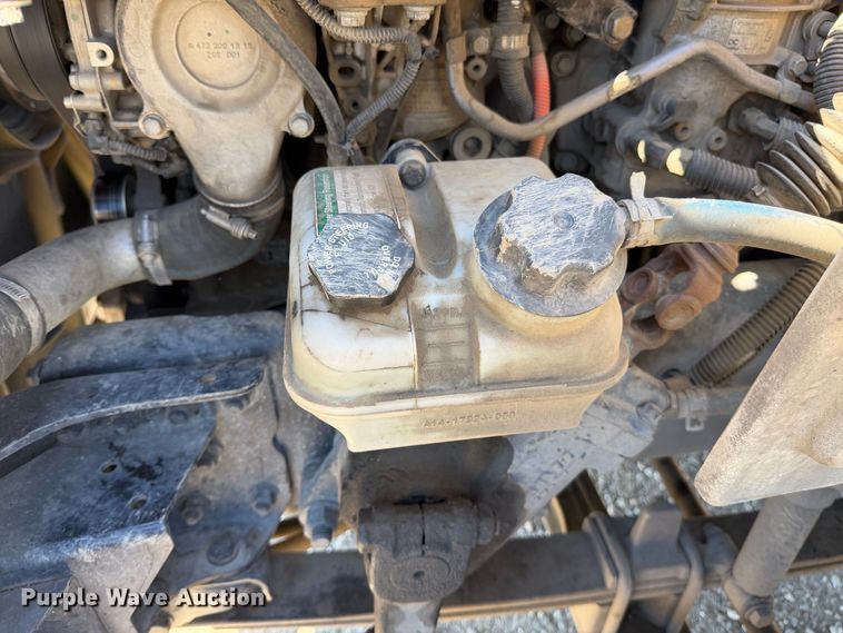 image for item YA5219 2019 Freightliner Business Class M2 semi truck