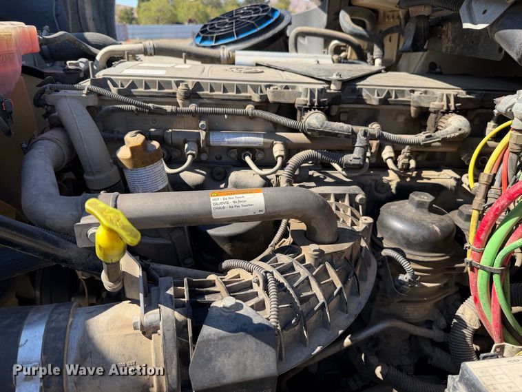 image for item YA5219 2019 Freightliner Business Class M2 semi truck