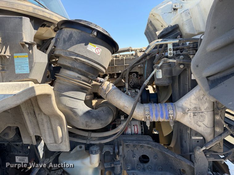 image for item YA5219 2019 Freightliner Business Class M2 semi truck