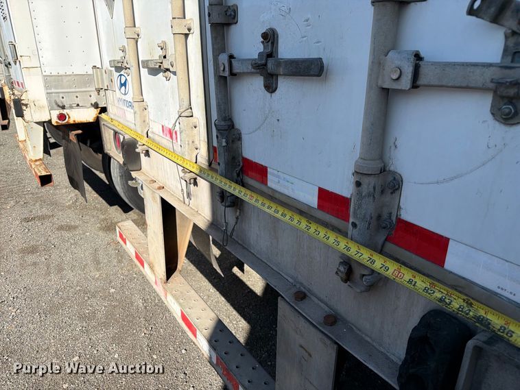 image for item YA5323 2004 Hyundai V12530152-AJS dry van trailer