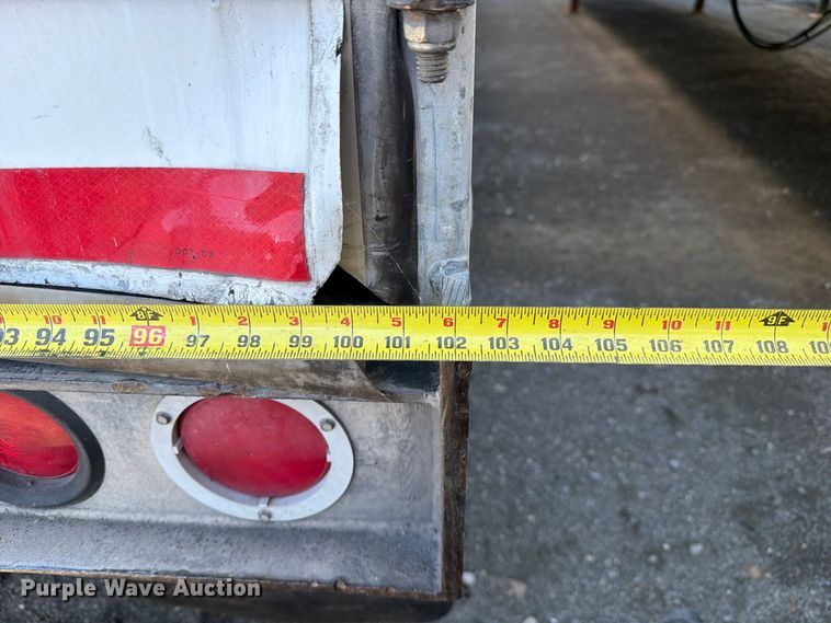 image for item YA5323 2004 Hyundai V12530152-AJS dry van trailer