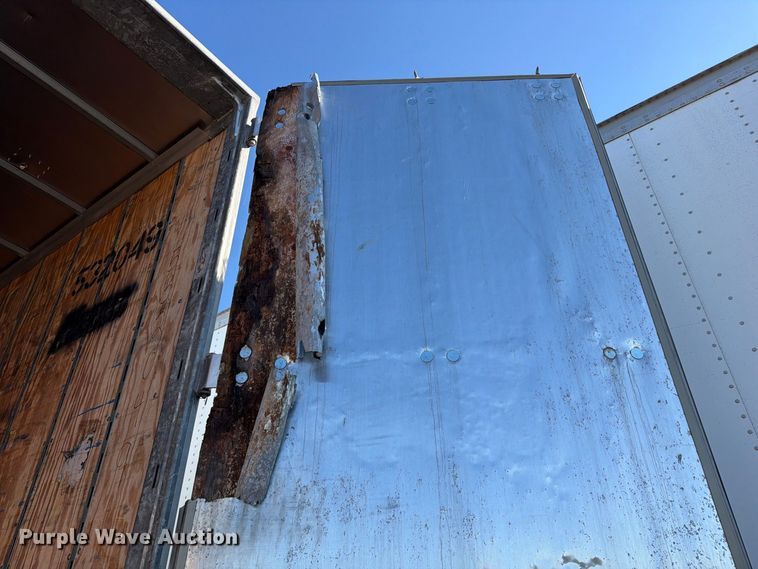 image for item YA5323 2004 Hyundai V12530152-AJS dry van trailer