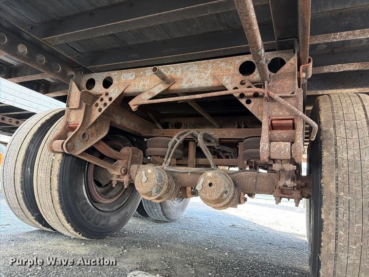 image for item YA5323 2004 Hyundai V12530152-AJS dry van trailer