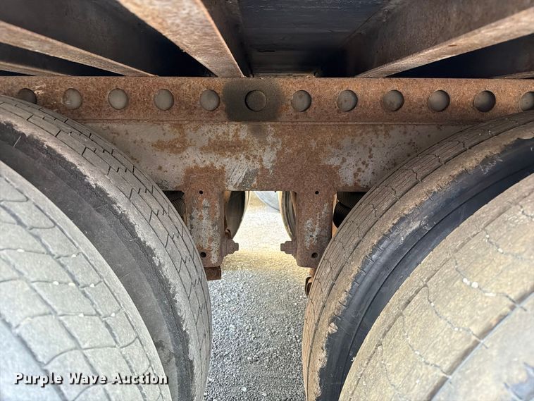 image for item YA5323 2004 Hyundai V12530152-AJS dry van trailer